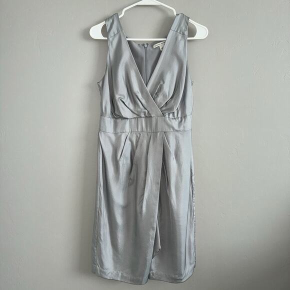Banana Republic 100% Silk V-Neck Drape Dress Woman’s Size 4 Gray Sleeveless - Picture 10 of 10